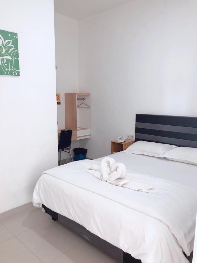 Jaya Sakti Hotel Blora Extérieur photo
